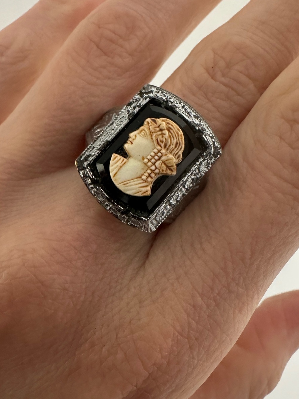 Vintage 1940s Roman Victorian Look Cameo Ring 7.5